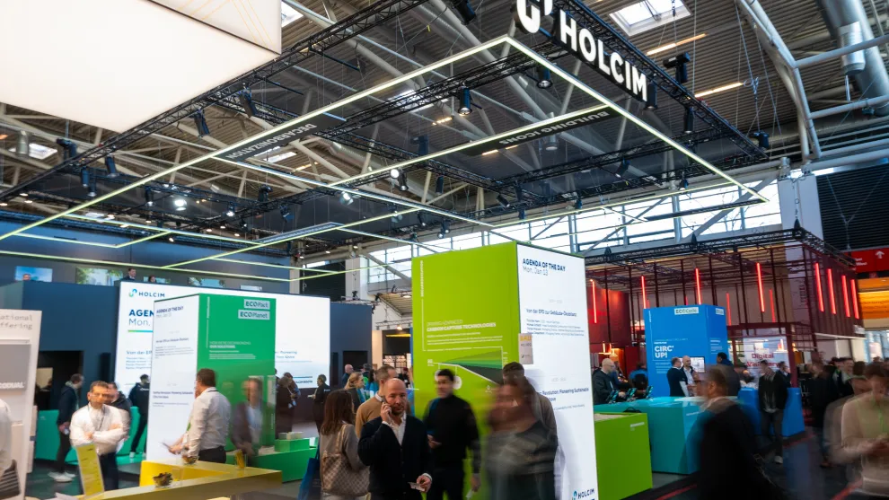 bau-2025_holcim-stand.jpg