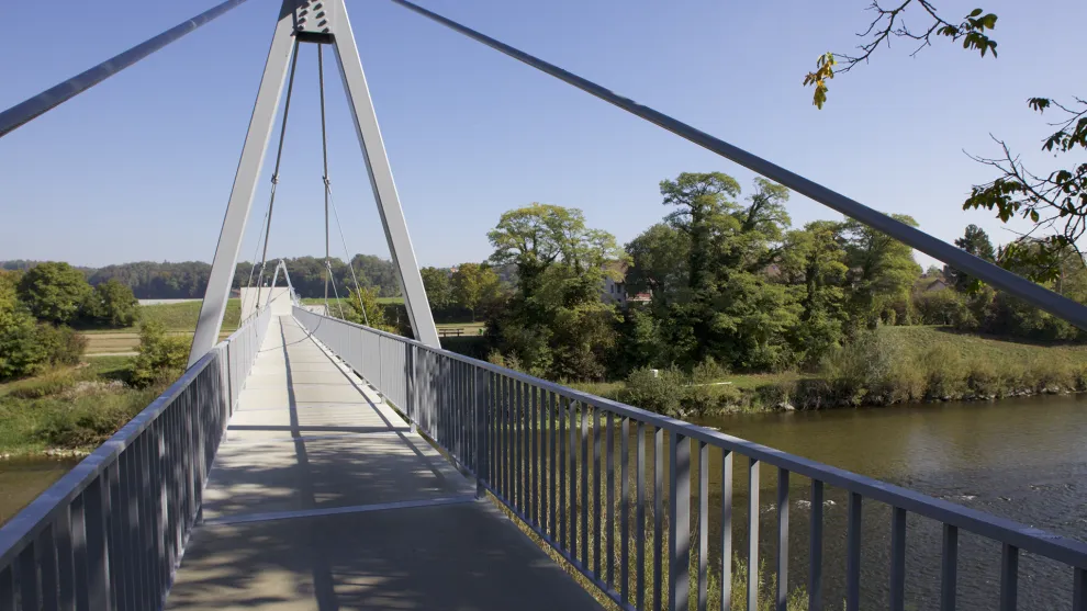 bruecke-holcim-referenz-stahlhaengeseilbruecke-andelfingen.jpg