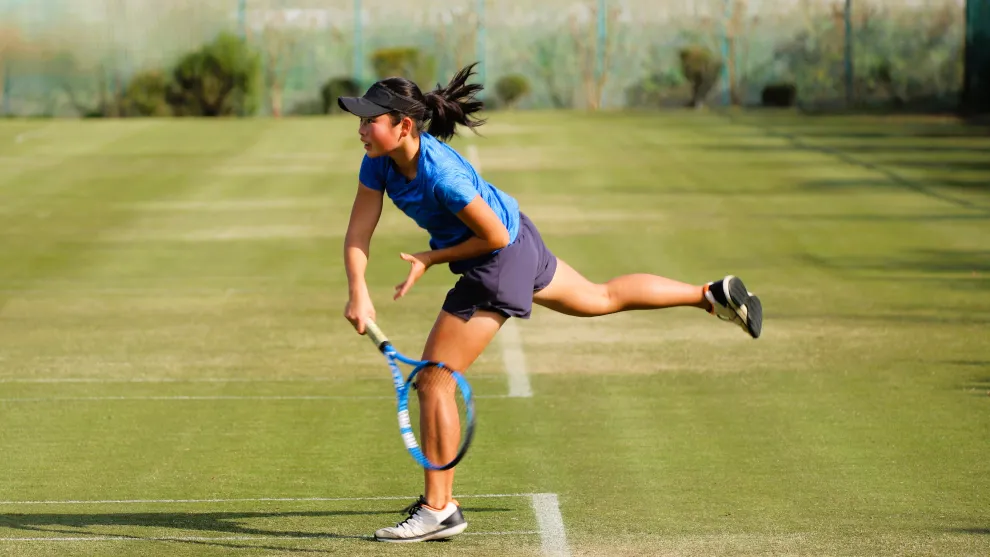 Tennisspielerin in Aktion
