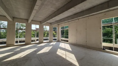 Baustelle von innen mit cpc Deckenelementen.